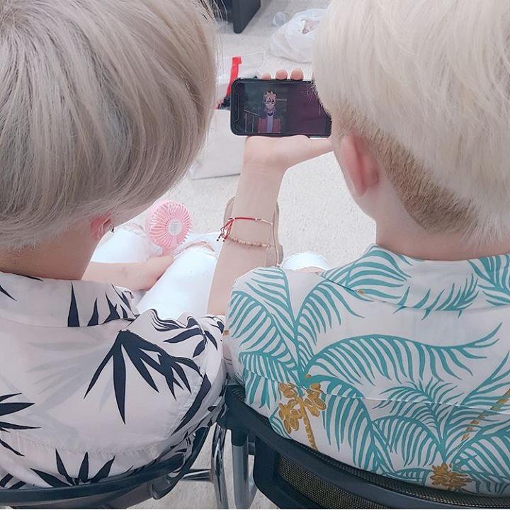 This time jihoon upload it not soonyoung  it's the first time he upload picture under [17'S 우지] with other member and the first person to do that he choose soonyoung ;;;n