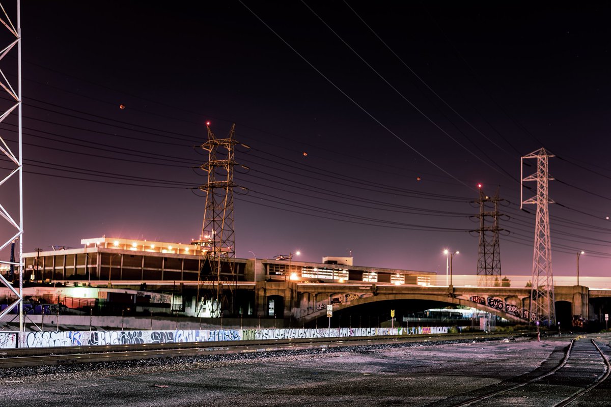 chell__seaa's tweet photo. Los Angeles... A city that never sleeps
#citysquad #cityscape #aov5k #agameoftones #artofvisuals #killeverygram #conquer_la #leagueoflenses #nikon #visualsoflife #visualgang #loadedlenses #depthobsessed 
@visualsoflife @Artofvisuals  @conquer_la @AGameofTones_  @NikonUSA https://t.co/ldsIcudt19