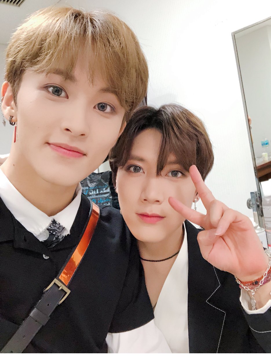 アイドル NCT MARKxTimHortons Tshirt アイドル NCT MARKxTimHortons Tshirt アイドル NCT
