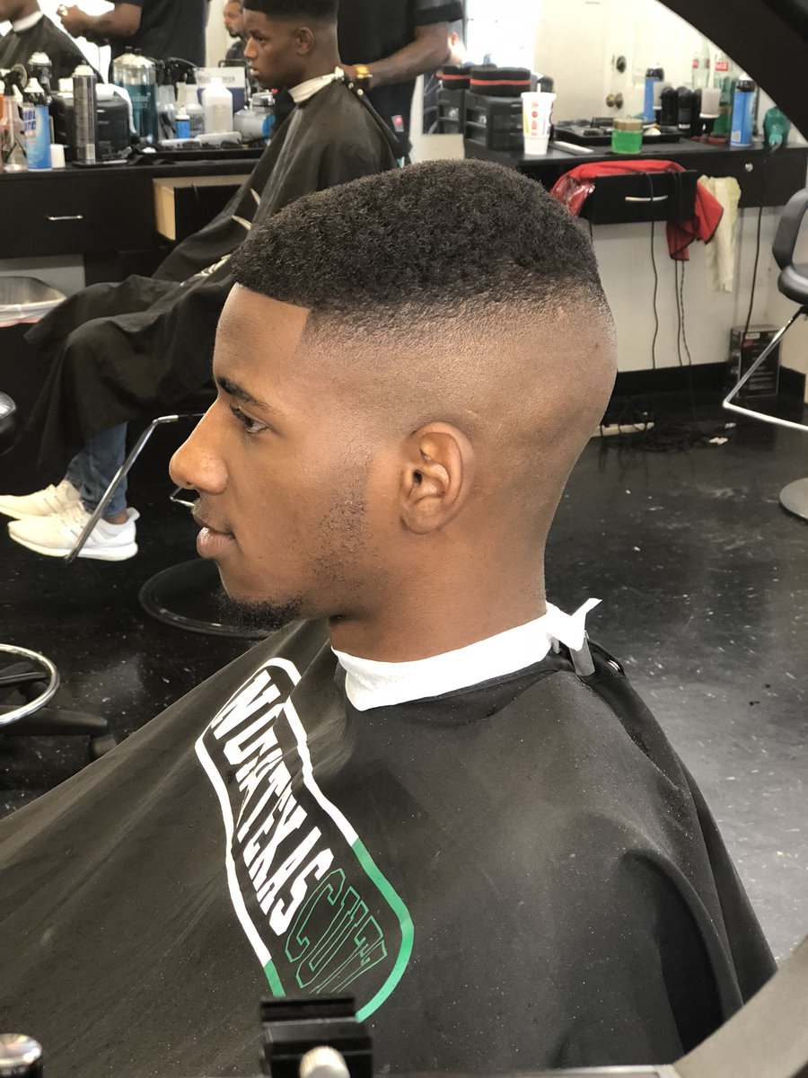 NorthTexasCutz's tweet photo. NorthTexasCutz Open 8am-9pm Monday- Saturday. Yes I said MONDAYS! Walk-in or Appointment. Come see us you won’t be disappointed  #Northtexascutz https://t.co/QLPBWq1rWM