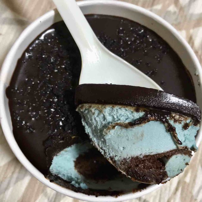 忘れられない美味しさをもう一度 ファミマ デビルズチョコケーキ 悪魔的な甘さと美味しさに憑りつかれる人多数 Sweetsvillage スイーツビレッジ