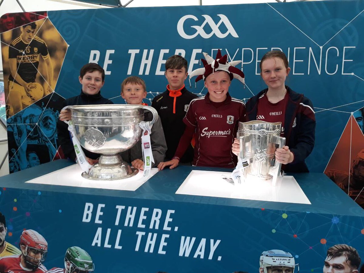 carmelmurphy1's tweet photo. Come on Galway #FanWall https://t.co/QOKzl3JK8A