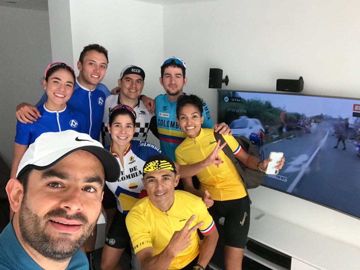 JfgEcco's tweet photo. Pegado al  el tour con los mejores #TDFXESPN @mario_sabato @victorhugopenag el equipo Ecco desde Cali disfrutando de la etapa! https://t.co/i9mz1n11Ru