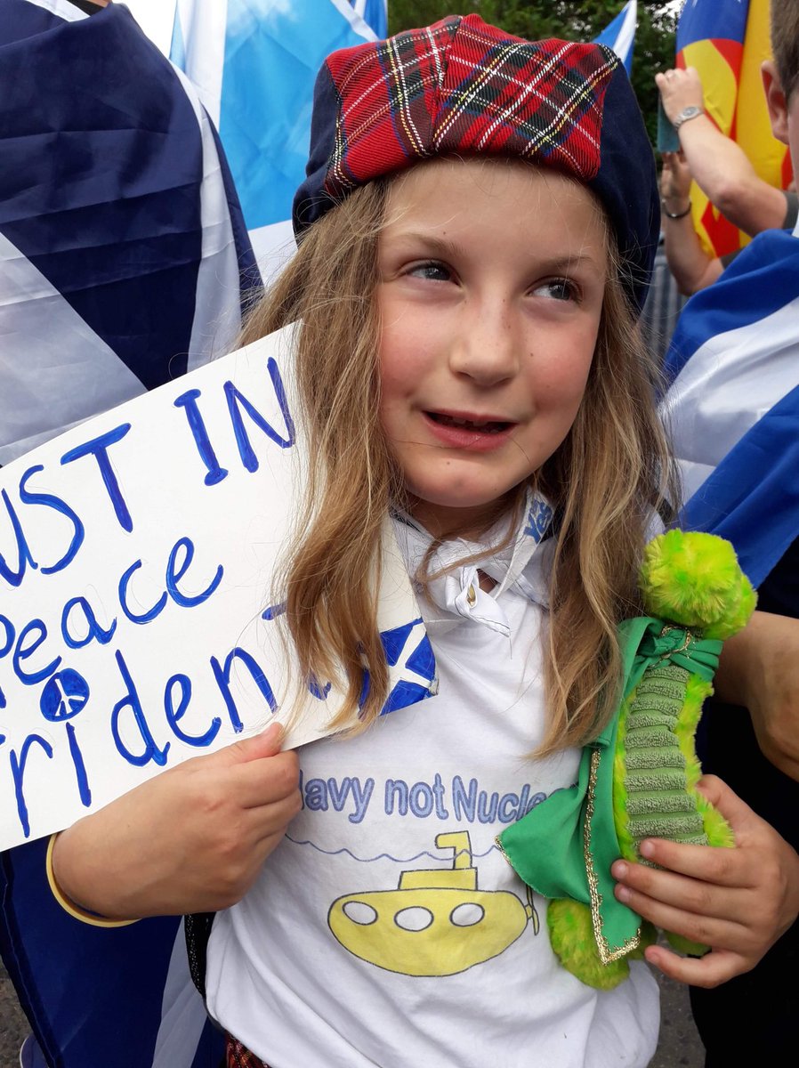 navynotnuclear's tweet photo. It’s aw aboot oor weans 💕🏴󠁧󠁢󠁳󠁣󠁴󠁿☮️ #AUOBInverness #NavyNotNuclear #BairnsNotBombs #InverYES #lifewithoutnukes #ScotlandCan #IonaMacMillan #ScotRef #TheTimeIsNowScotland https://t.co/1k0Gbmh6bu