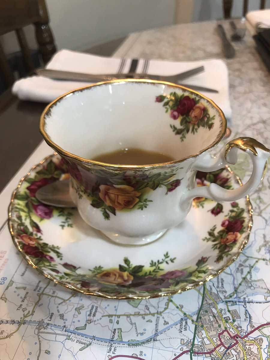 shropshirekat's tweet photo. Lovely afternoon tea time @GraysShropshire #veganscone #decafftea https://t.co/tvcf9bNne4