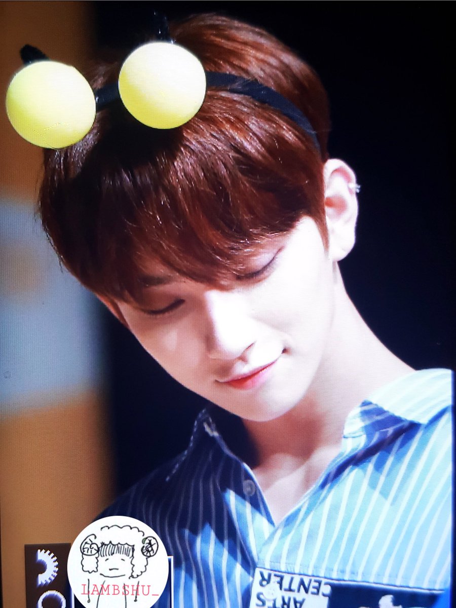 lambshu_'s tweet photo. 180728 팬사인회 
슈아 성스럽다ㅠㅠㅠㅠ

#세븐틴 #SEVENTEEN #조슈아 #지수 #joshua #洪知秀 @pledis_17 https://t.co/I24l7SrYyv