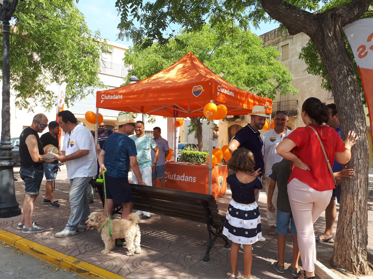 titonsancho's tweet image. 1a carpa del nuevo Grupo Local de @CiutadansCs en #Perafort. 3 afiliados y 10 simpatizantes ya se han embarcado en nuestro proyecto. Som-hi!