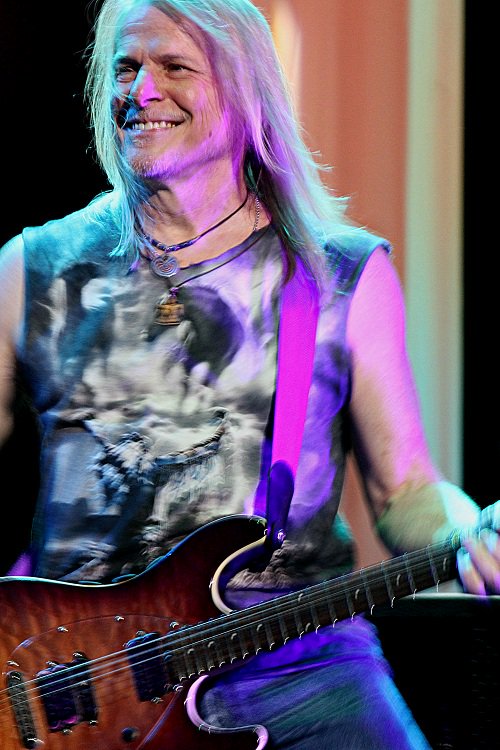 Happy Birthday Today 7/28 to Deep Purple guitarist Steve Morse. Rock ON! 