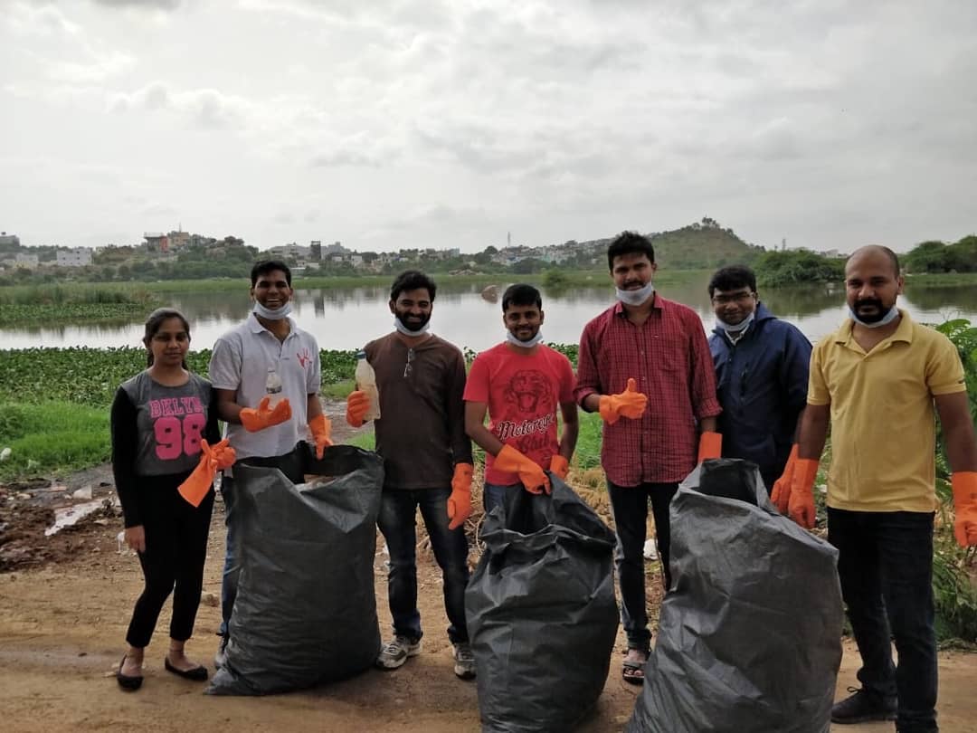 vcanmakechange's tweet photo. Week3: Lake cleaning.
Great initiative by @GHMCOnline .
#GHMC #TeamGHMC #SwachhHyderabad #swachhbharat #SwachhTelangana #internship #SHIP2018 #Wcmc #teamwcm #lake #cleanlake https://t.co/cKVhNBJ16i