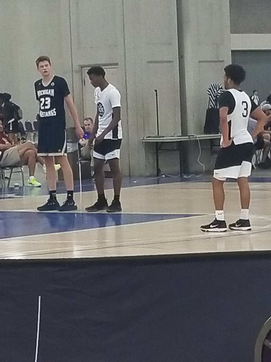 lashawnda_b's tweet photo. #Hoopgroup #DMiller #6Blair https://t.co/sFtTaKHxUV
