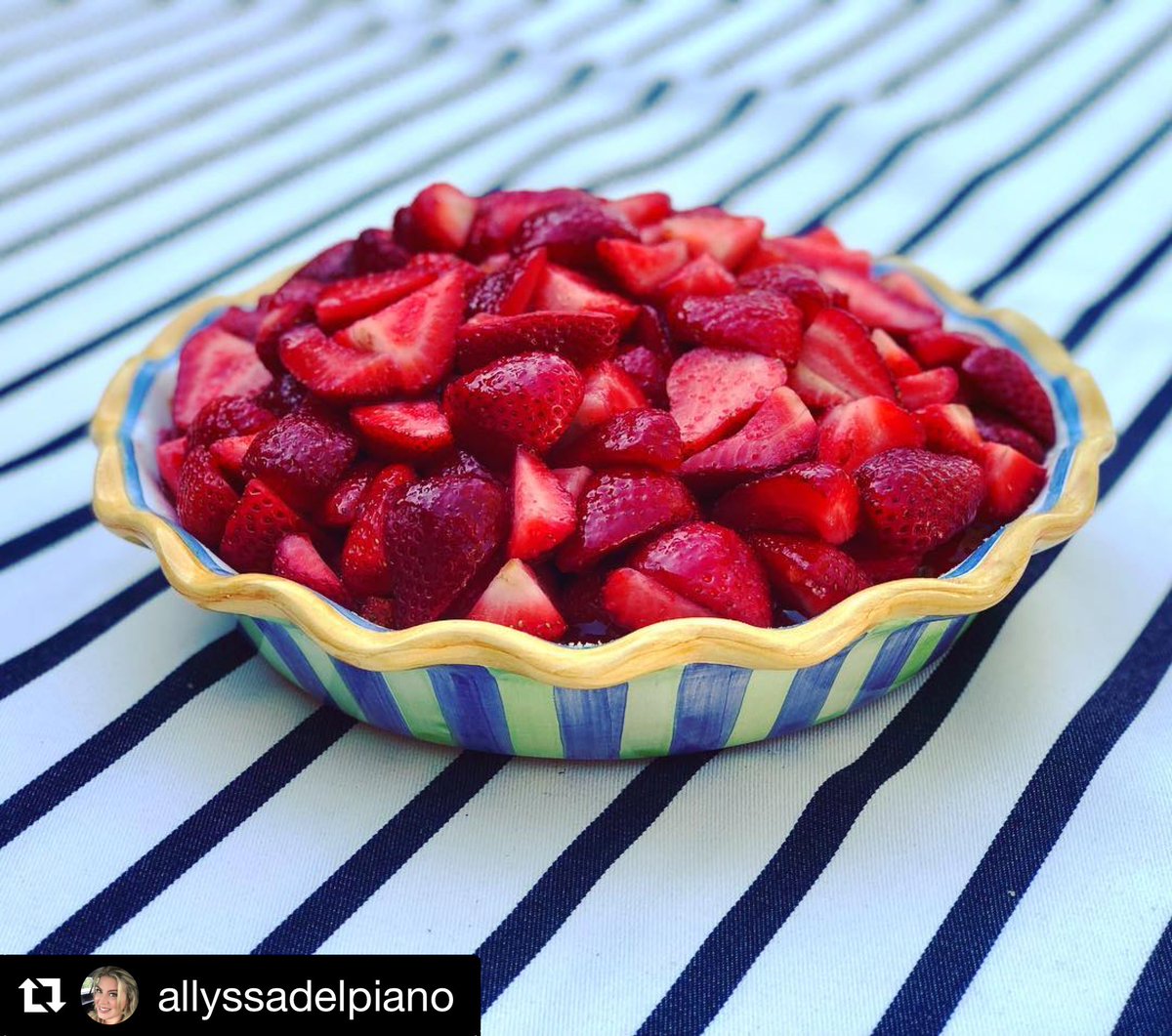 mackenziechilds's tweet photo. #Repost of some mouth watering #SaturdaySweets served in true MacKenzie-Childs style from Instagram! 😍 What is the go-to indulgence for your sweet tooth? https://t.co/OVpFdp5wYy