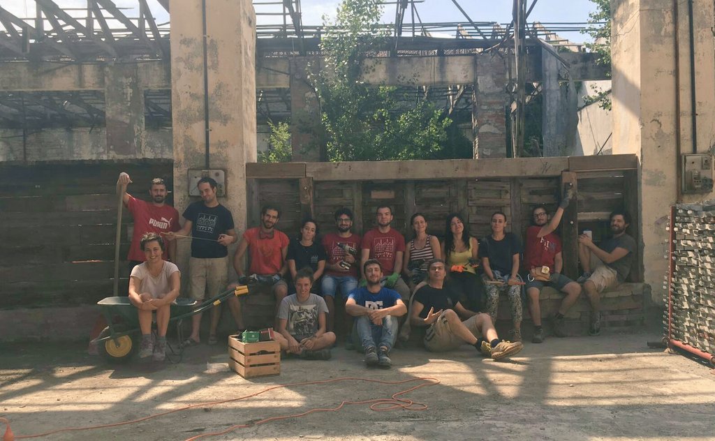 elbilab's tweet photo. Prosegue il lavoro di @ManifatUrbana nell'attuazione della Convenzione di Faro, attraverso workshop di formazione e progetti di conservazione partecipata. Oggi si conclude con successo il workshop all'ex cementificio di Ghiare di Berceto @coe @culturaRER @beni_culturali @franfulv https://t.co/3fkWzHKLT8