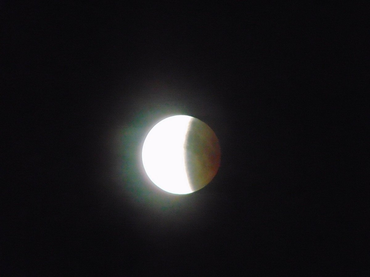 Nuti_Paolo's tweet photo. https://t.co/TFkO4t62Cj  La piu’ lunga #Eclissi di #Luna del secolo 27 Luglio 2018 #Eclipse #MoonEclipse #MoonEclipse2018 #eclissidiluna2018 https://t.co/5IEGZpYK3K
