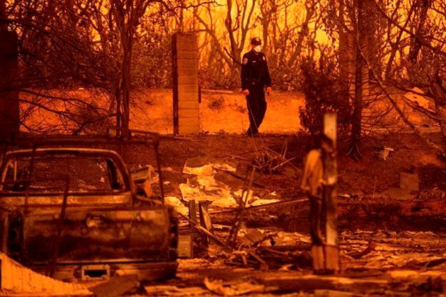 Uncontained wildfire destroys 500 structures in California  ottawamatters.com/world-news/unc… https://t.co/50MCBlow8l