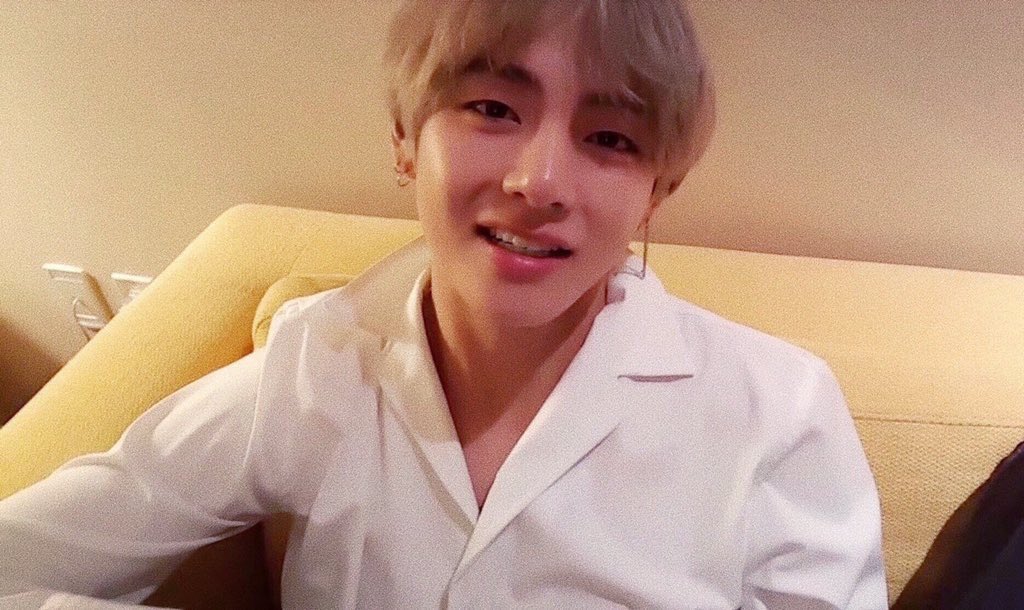 taehyungpic's tweet photo. 🐯🌙

#뷔 #태형 #방탄소년단 #taehyung #V #BTS @BTS_twt https://t.co/UgctncYsBj
