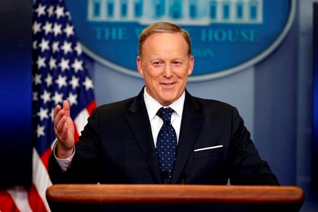 Black man accuses Sean Spicer of using racial slur years ago  ottawamatters.com/world-news/bla… https://t.co/vekPOEhyHo