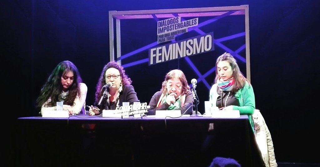 Cardelli_m's tweet photo. Hermoso panel feminista en #DialogosImpostergables. En Marcha también debate la #ArgentinaFeminista que sea para todxs. Daniela Castro, Andrea Conde, Vicky Disatnik y Sol de la Torre, sororidad y claridad para otra politica! Sigue a la tarde, todavía podés venir! #UnidadEnMarcha https://t.co/J777UMgkQs