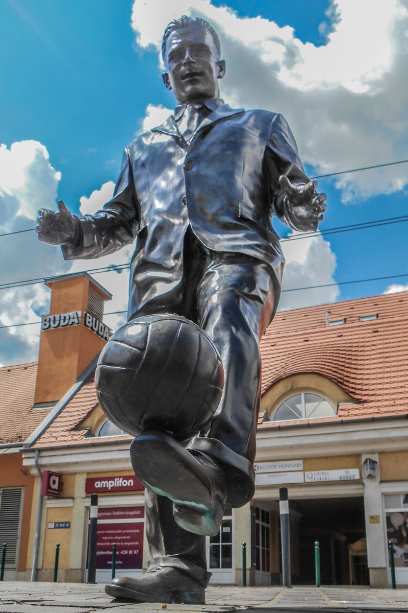 Diemo_HARTMAN's tweet photo. A legend not only in #Hungary #Puskás, Ferenc #foci #soccer #Óbuda #Budapest #history #emlék #Arangycsoport #photography #photographer #Budapestguy #magyarok https://t.co/QGWrcuqf9q