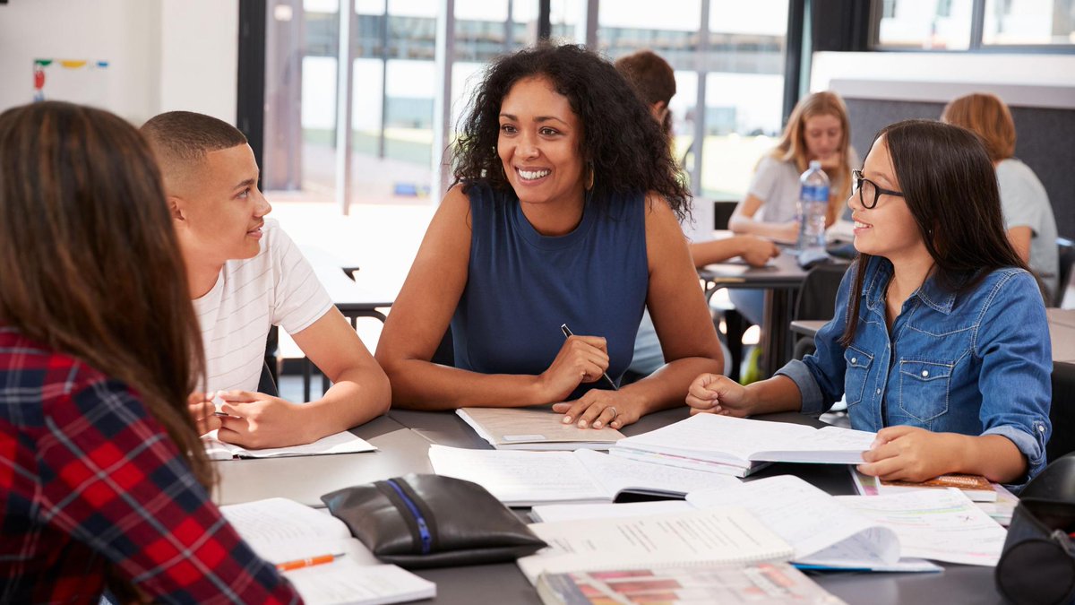 edutopia's tweet photo. Six strategies for building the strong relationships with students that are the heart of a culturally inclusive classroom community. https://t.co/VkpbaD2r3k https://t.co/XSmUejegBL