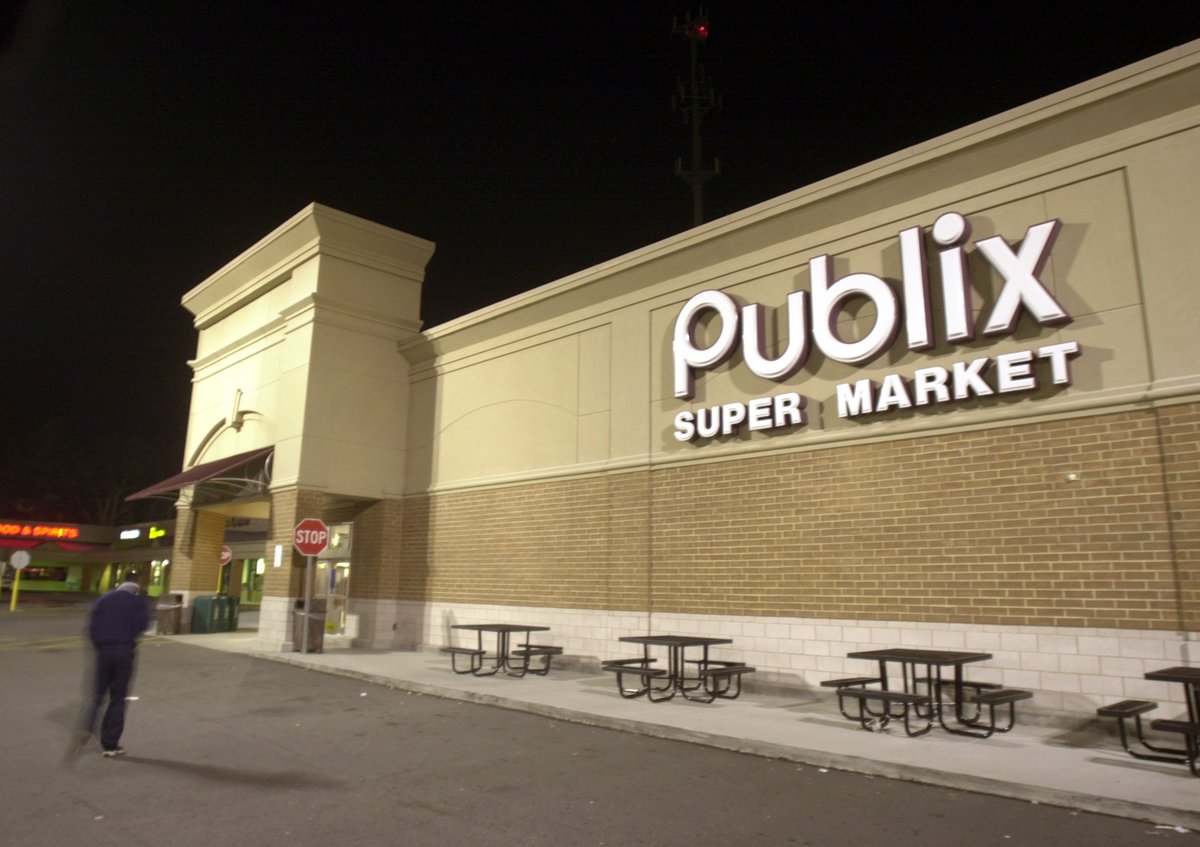 Publix says no dogs in grocery carts, including service pets bit.ly/2mO0GdB https://t.co/LQfed9yyNJ
