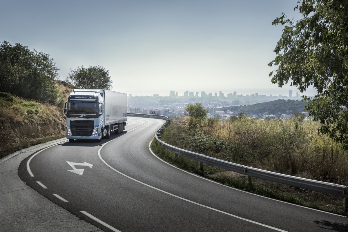 VolvoTrucks's tweet photo. In 1993, we announced that the future was here with the introduction of the Volvo FH. A quarter of a century later it is still the truck of the future. https://t.co/a6adO0k8An https://t.co/bOQej2fXV2