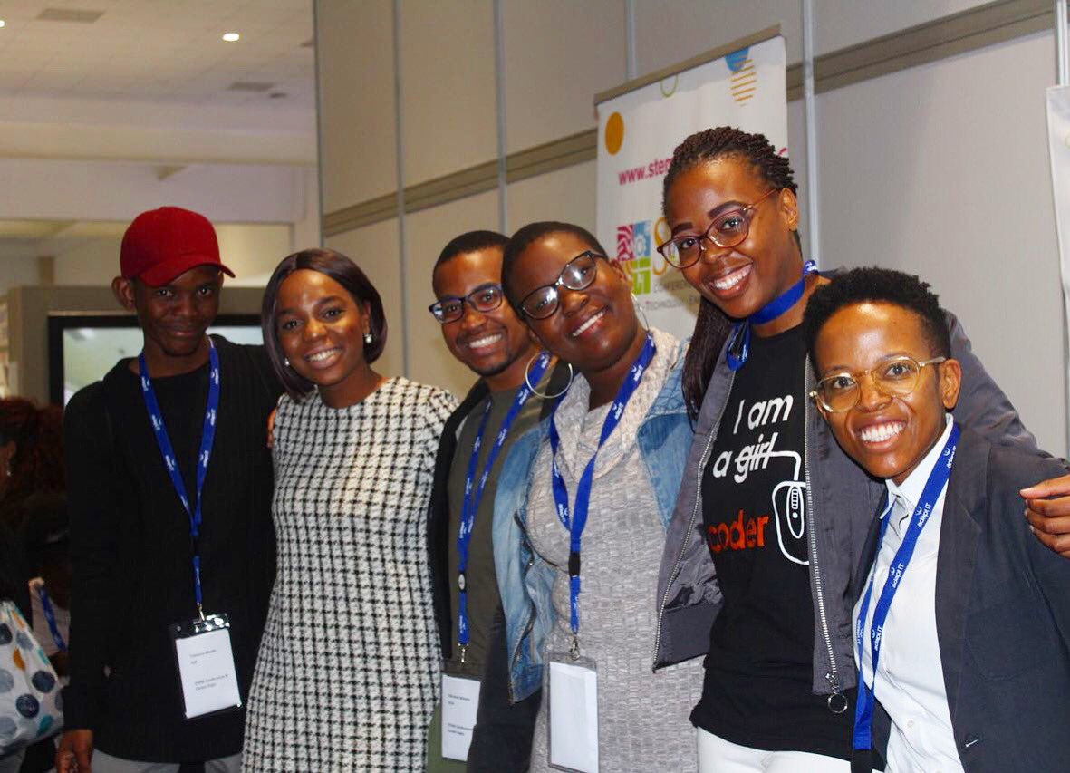 ke_nna_tshiamo's tweet image. What’s that saying about team work? Ooh, it makes the dream work! Thank you team for being selfless always and building @social_coding. #SocialCoding #STEMConference