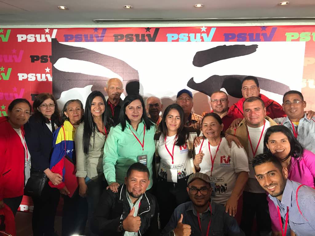 Ginkellys's tweet photo. #28Jul Ya estamos listos para el #IVCongresoDelPSUV junto a nuestra gobernadora @gestionperfecta y los delegados y delegadas del estado #Lara #Chávez64AñosDeAmor @NicolasMaduro https://t.co/yVkIeOLbpD