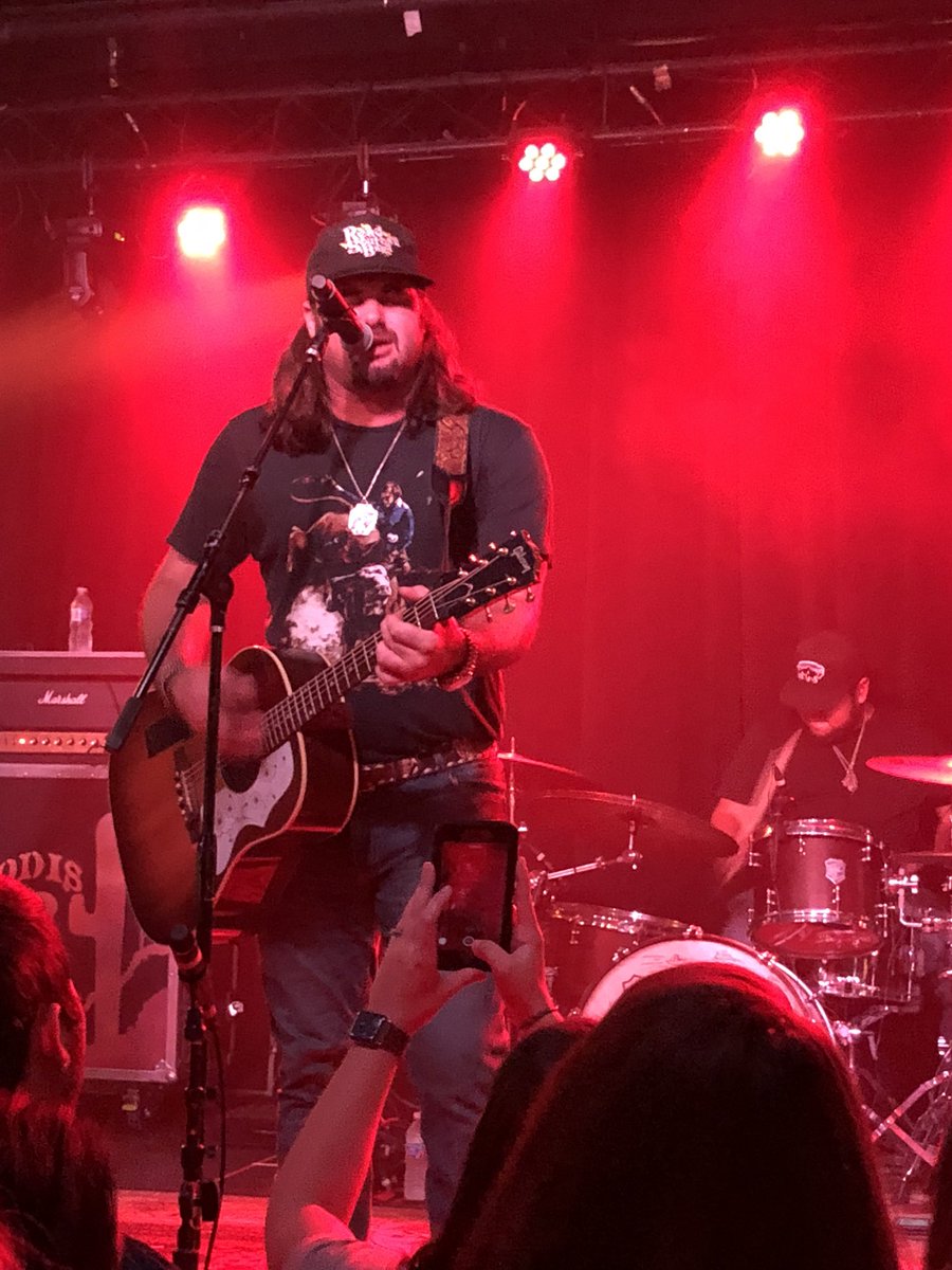 abby_piper's tweet photo. @KoeWetzel &amp; @GGilbertMusic rocked their show last night in Nashville🎉 https://t.co/sYFyfaOTq5