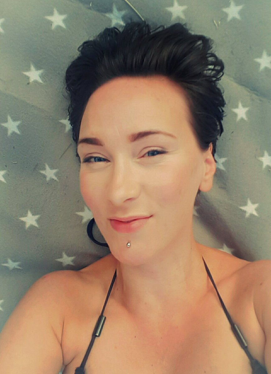 chicarianne's tweet photo. Nydalen. My new drug of choice. ❤ Nå med levelige temperaturer. #Bysommer #Oslove https://t.co/cY4K2HpFQ1