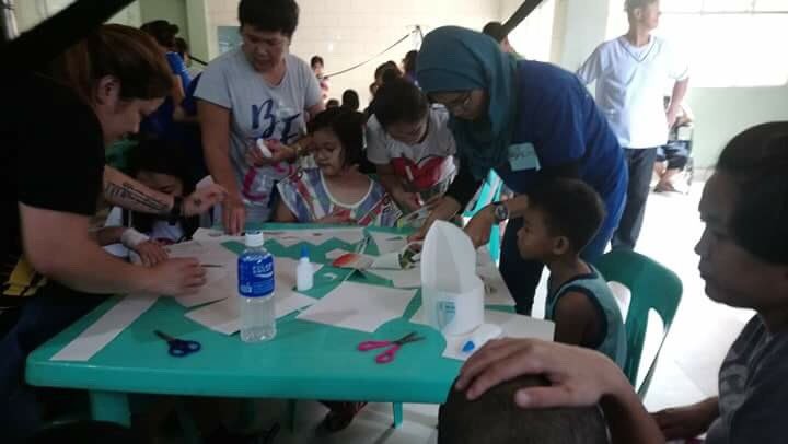 TitasOfElnella's tweet photo. Together with some of our TITAs Of Team Pinas, & sponsored by our @TitasElnellaSg #RedStringOfFateFoundation made a way to make these sick children happier today..got teary-eyed but w/ joyful heart seeing these kids w/ dextrose enjoy a Saturday w/ some activities & good food.. https://t.co/7ufrLFtVlg
