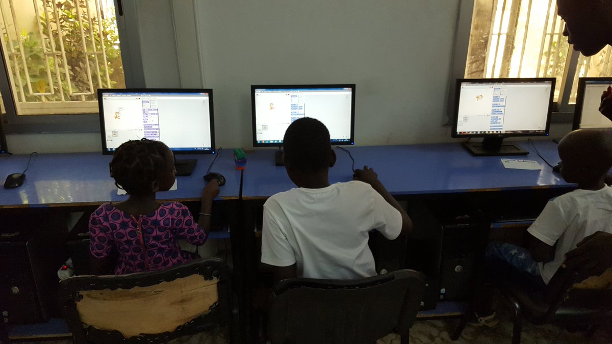 kaaycoder's tweet photo. Après une courte pause place à la deuxième cohorte #kebetu #thies #kaaycoder #cre #senegal https://t.co/xH2nnXpOKl