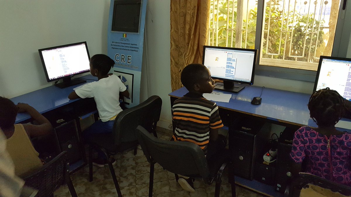 kaaycoder's tweet photo. Après une courte pause place à la deuxième cohorte #kebetu #thies #kaaycoder #cre #senegal https://t.co/xH2nnXpOKl