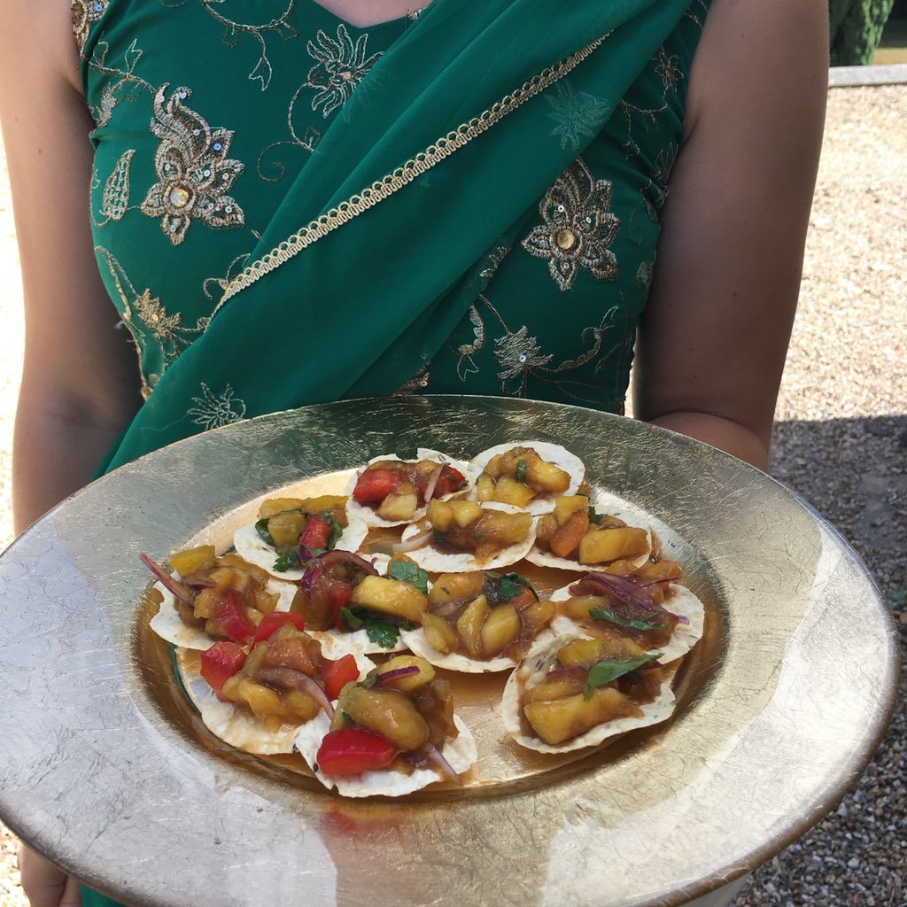 PurePunjabiLtd's tweet photo. Mini cumin poppadums with fresh mango salsa-one of our canapés today at our client’s Golden Wedding celebrations. #privatedining #wedding #anniversary #catering #party #Fordingbridge #newforest #loveindianfood #tasty #privatechef #chef #chefservices #uk #hampshire #wiltshire https://t.co/QfWg7fBMLP