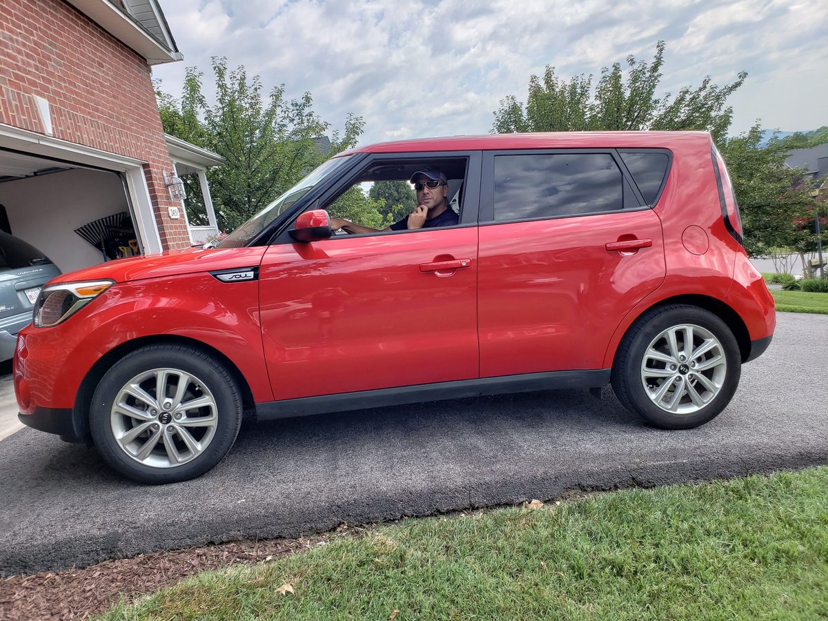 scotthabeeb's tweet photo. Hey @GreenevilleCity, @PatrickFraleyg, @writenoelle, @BYHSCaswell, @CaswellSchools, & Nelson County Schools - looking forward to spending this week with you talking Assessment, 9th Grade, & #GoBeyondtheContent! Check out my ride from @Enterprise! The family can't stop laughing 😂 https://t.co/Orivojazvh