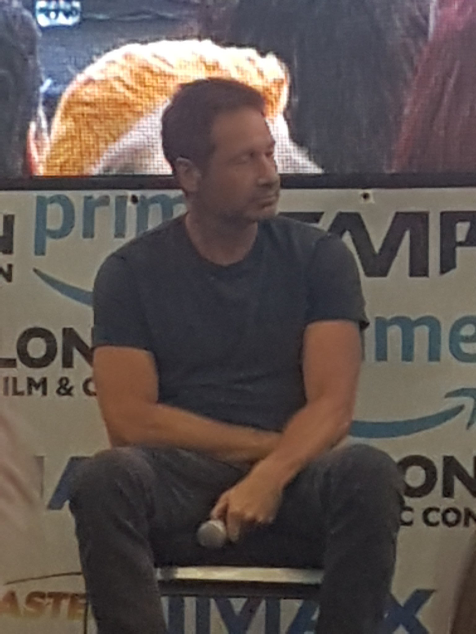 2018/07/28 - David at London Film & Comic Con at Olympia London - Page 2 DjNQBIpWsAApHhA