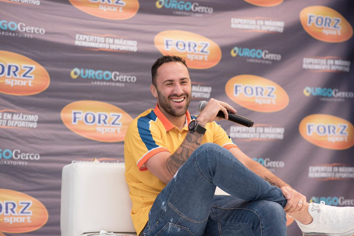 D_Ospina1's tweet photo. Feliz de compartir experiencias de vida con jóvenes y niños, siempre con mi aliado #1 🥇 @ForzSport el nuevo concepto para mejorar mi rendimiento deportivo 💪🏼

#DavidOspina #Ospina #ForzSport #Salud #Health #Deportes #Sports #Futbol #Entrenamiento #Training #Colombia https://t.co/Z5yZXd77cG