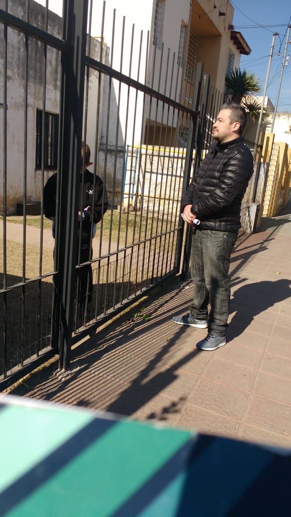 ProNvaCba's tweet photo. Un nuevo sábado que nos da la posibilidad de encontrarnos !! Salimos juntos a escuchar y charlar con los vecinos de barrio #Ipona
#CambiandoJuntos
#EnCórdobaHayEquipo
#TimbreoNacional https://t.co/NWDJDy1ocQ