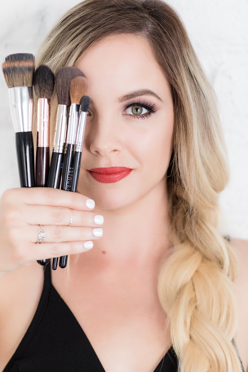 BlueSkysStudio's tweet photo. Are you a #creativepro?  Want something more than just boring headshots?  Something that tells your brand story?  We've got you!  Check out these creative photo shoot ideas: https://t.co/yDOkDLYwB1
#ideas https://t.co/vfyhPKhfrU
