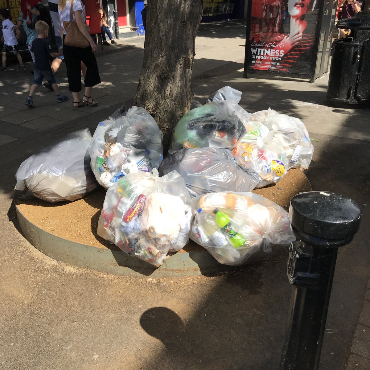 Some lovely summer planting here in Woolwich <a href="/Royal_Greenwich/">Royal Borough of Greenwich</a>