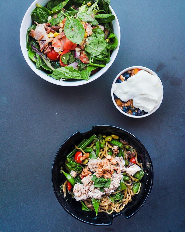 honeygrow's tweet photo. your summer line-up:

- 🥗🍉 #HighlandSummer
- 🍜🦀 #ChesapeakeCrab
- 🍯🍑 Summer Berry #honeybar

(📸 : @nattyspantry ) https://t.co/McqbHRtJwx