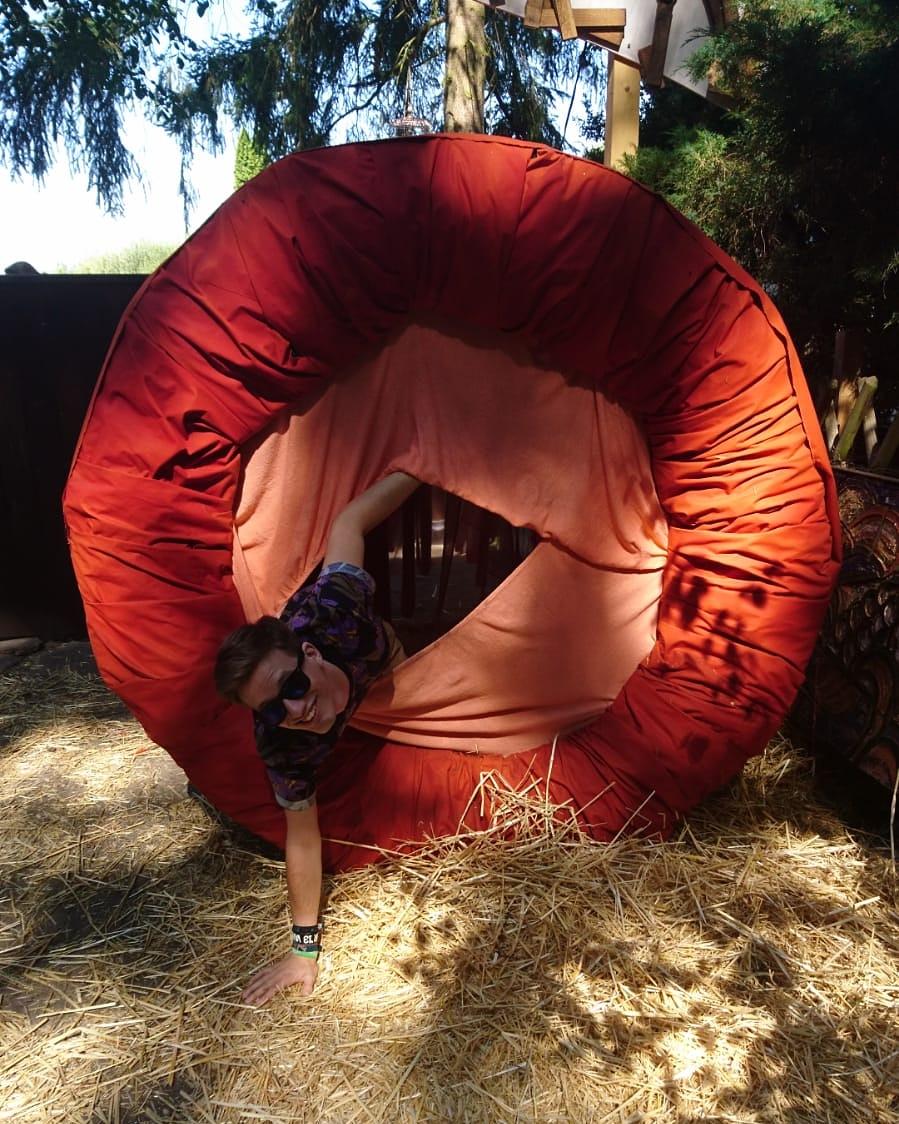 Was gibt's schöneres an einem Samstag als aus einem Stoffafter zu klettern? #AufDieOhren #PodcastFestival