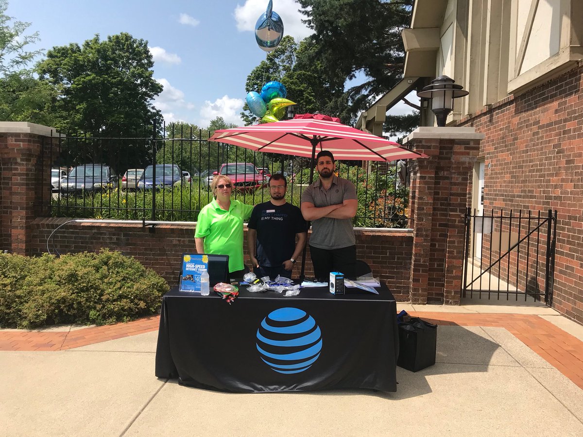 AT&amp;T Deeeeetroit is taking it to the streets! Over 10 WooW (Winning outside our Walls) events going on today alone! Love it when the workforce gets mobile!