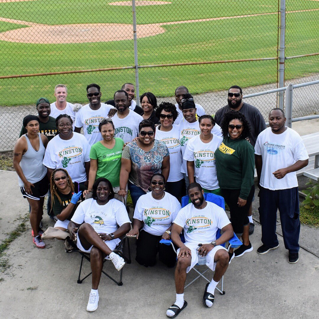 TheVikingPress's tweet photo. Alumni from the @KinstonHS Class of ‘93 celebrate their 25th reunion and give back by painting the baseball field house. Today’s service project is one of the next steps to dedicating and naming the field after Coach Ronnie Battle. #93tilinfinity #khs #kinston #baseball #reunion https://t.co/irZqywmmtn