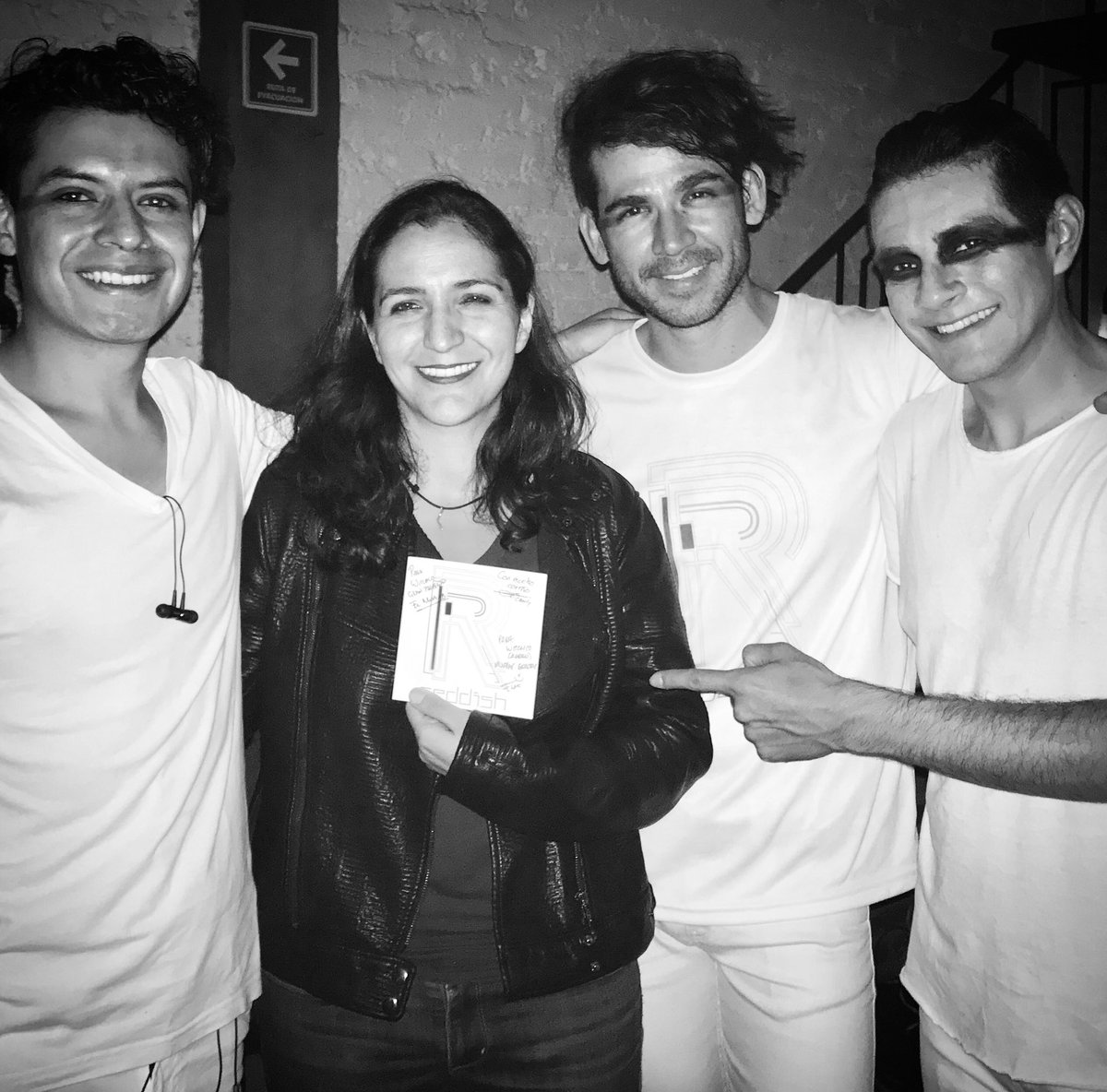 witchcomusic's tweet photo. Ayer con @Reddish_Band en @DivinoTintoMx #ExperienchaReddish Gracias por la dedicatoria en su Ep :) Conozcan su propuesta #synthpop #histrionico en todas las plataformas digitales #juntoshacemosescen #musicaindependiente https://t.co/rcuTjlNhOB