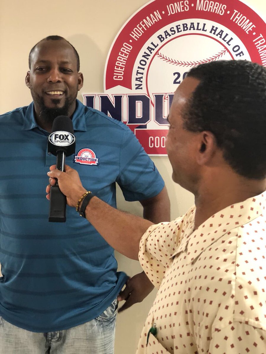 VladGuerrero27's tweet photo. He vivido una gran experiencia, momentos como este se comparan con la misma vida que solo la tienes una sola vez. ¡Que bendición!
**
I’ve lived a great experience, moments like this are only compared with life. You only live once. What a bless! https://t.co/Wa14MwrD1P