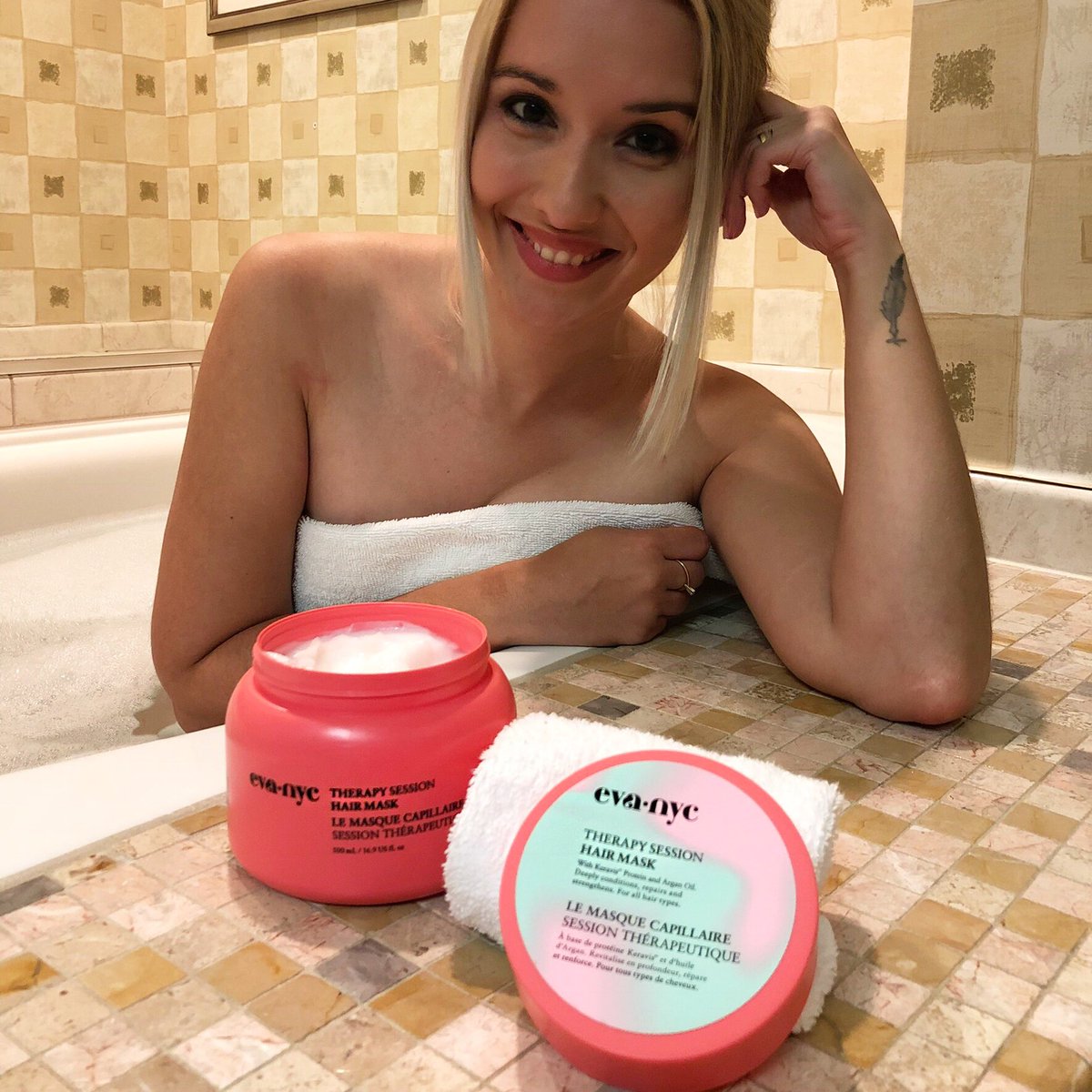 carolinamunhoz's tweet image. On Saturdays we do hair masks 🧖🏼‍♀️ Nos sábados nós fazemos hidratação 💆🏼‍♀️ @evahairnyc #evanyc