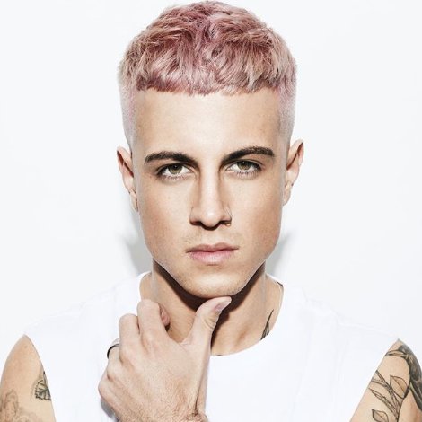 FrancescoGrp's tweet photo. A hint of pink! 💗 

We love this gorgeous look by Harry from Francesco Group Shrewsbury.  

#EmbracePink #RoseQuartz #PinkHairedMen #Barber #MensHair #MensFashion https://t.co/v2ZebwqlDa