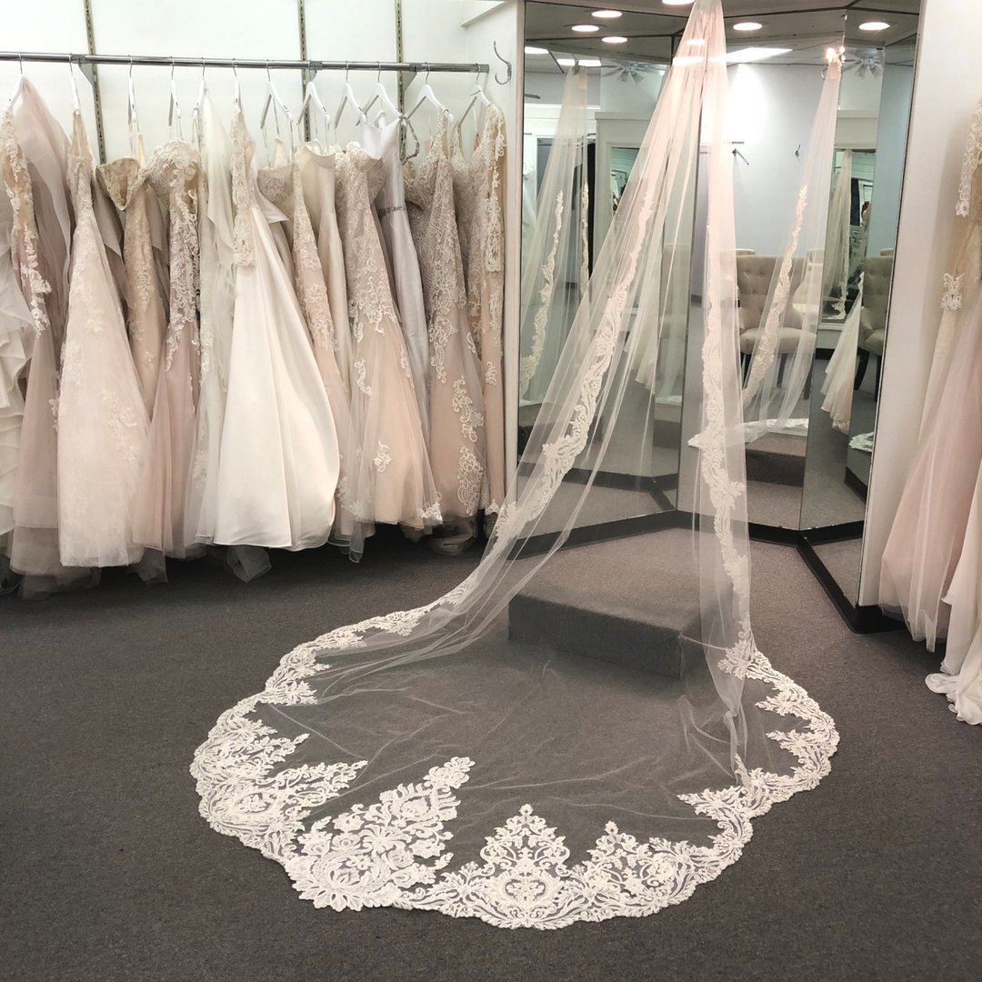 This new @essenseofaustralia veil just hit the floor and we are LOVING it!💕 #veilgoals #lace #cathedralveil #arkansaswedding #arkansasbridalstore #southernwedding