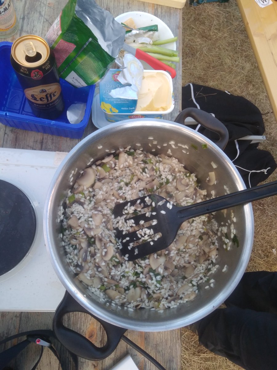 kantinendeck's tweet photo. Pilzrisotto bei der #Haxogreen ist sehr gut! https://t.co/6tcjpyscHB