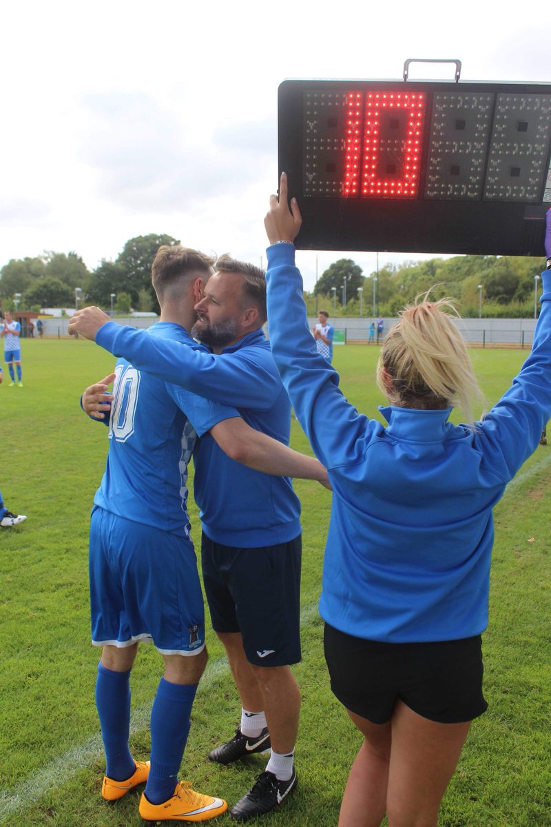 loulangdown's tweet image. End of an era for @AFCTotton Really going to miss Sherbs. 

@Sherbs10 #properplayer #legend #elevenyears 178 goals 

Sorry about the 93mins against a pro side to sign off 😂

Look at those converse 👀💙